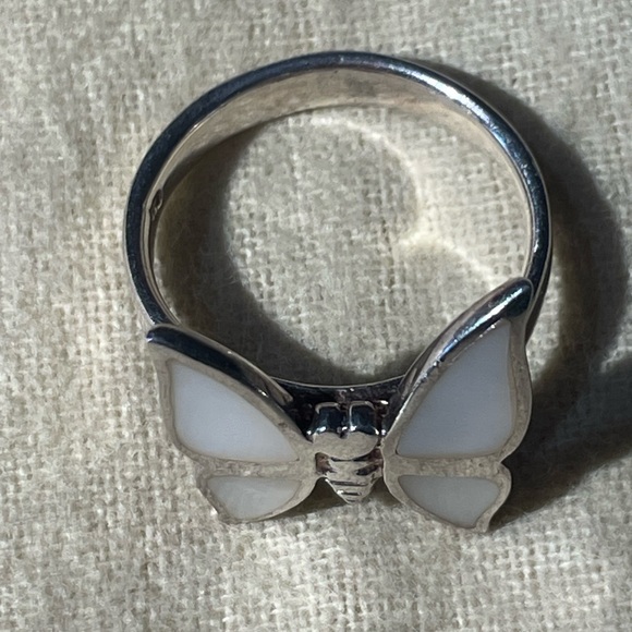 Butterfly Ring - Picture 2 of 6